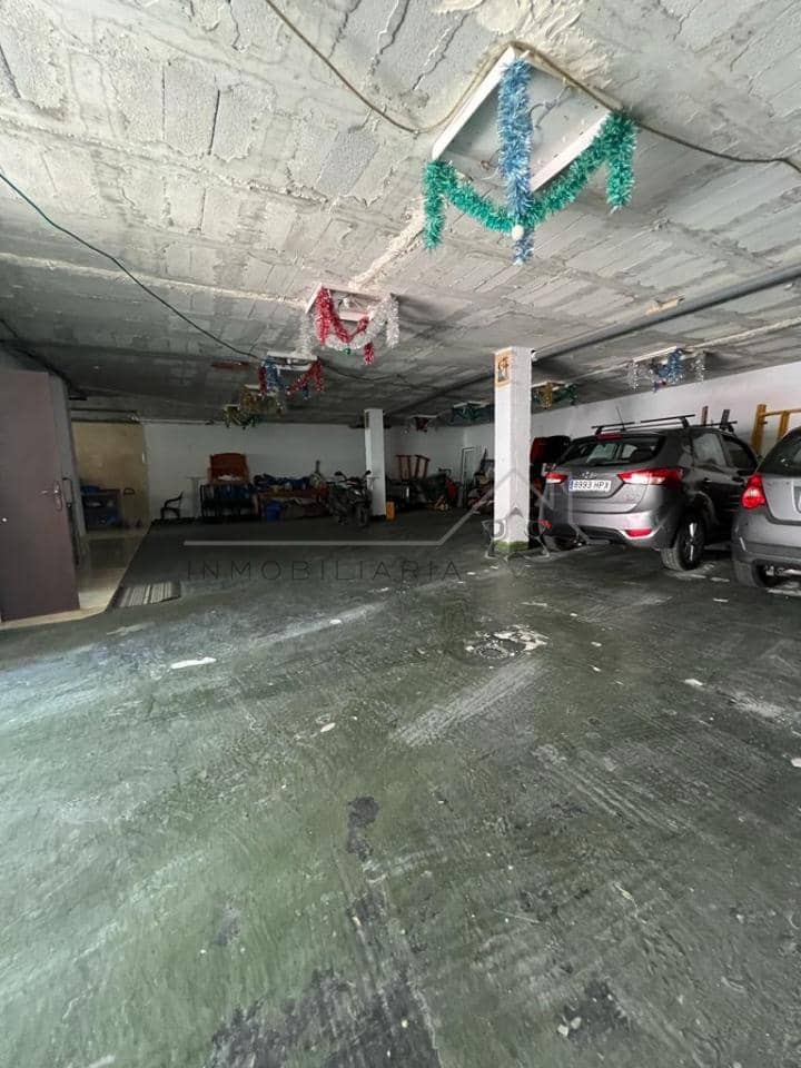 Casa de 8 habitaciones en Benalmádena en venta con garaje - 750.000 € (Ref: 9583207)