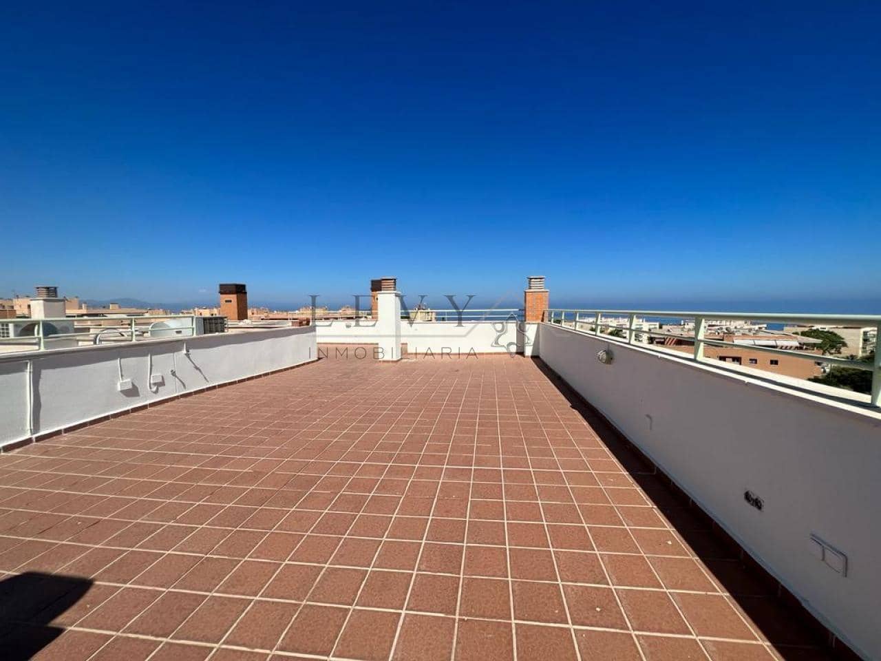 Piso de 2 habitaciones en Torremolinos en venta con piscina - 620.400 € (Ref: 9583208)