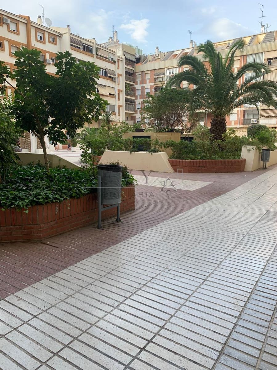 4 Zimmer Wohnung zu verkaufen in Malaga Stadt - 460.000 € (Ref: 9583209)