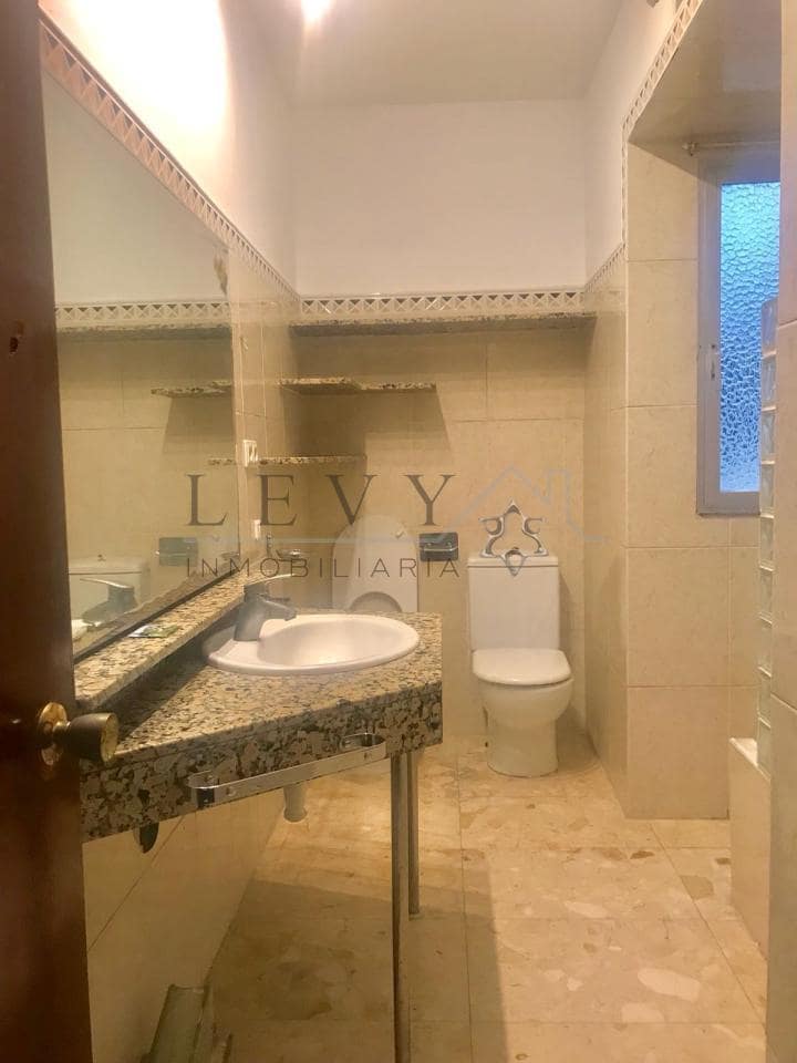 4 bedroom Flat for sale in Melilla - € 275,000 (Ref: 9583210)