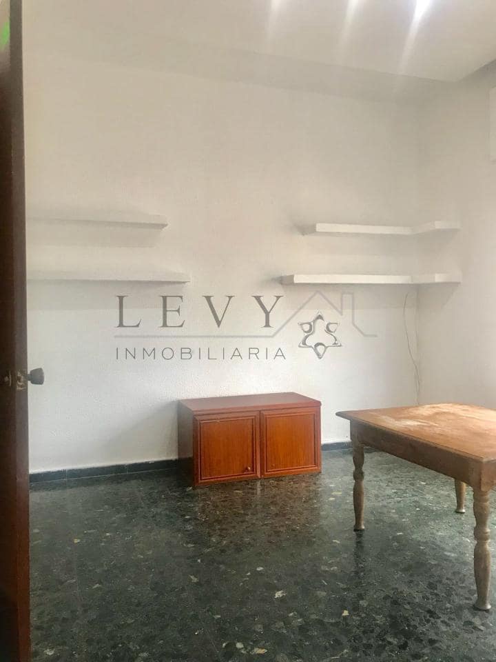 4 bedroom Flat for sale in Melilla - € 275,000 (Ref: 9583210)