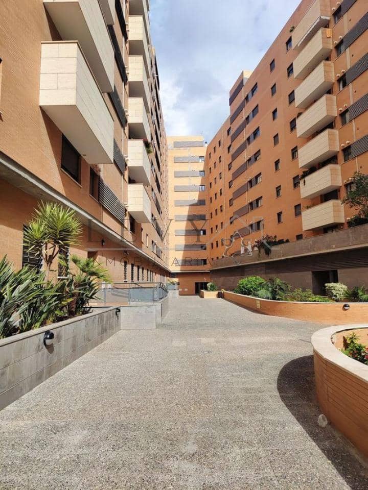 3 sovrum Lägenhet till salu i Malaga stad med pool garage - 580 000 € (Ref: 9583215)