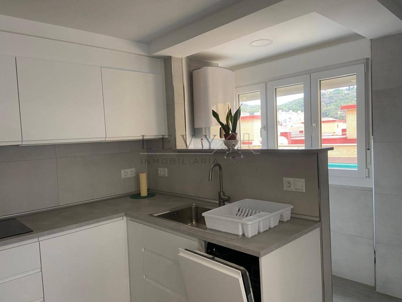 2 soveværelse Lejlighed til leje i Malaga by - € 1.250 (Ref: 9583217)