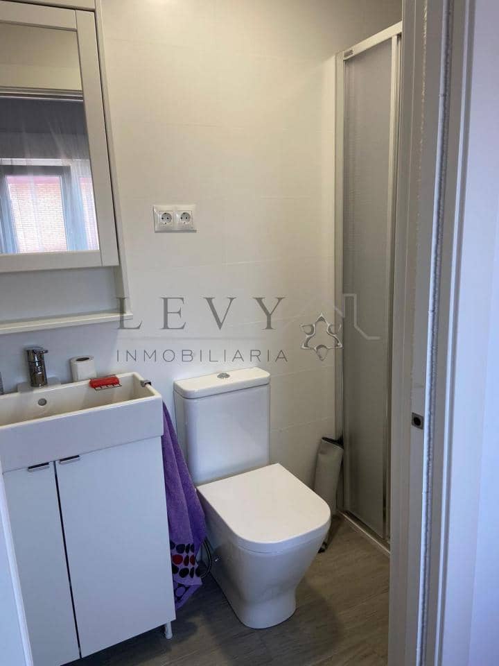 2 soveværelse Lejlighed til leje i Malaga by - € 1.250 (Ref: 9583217)