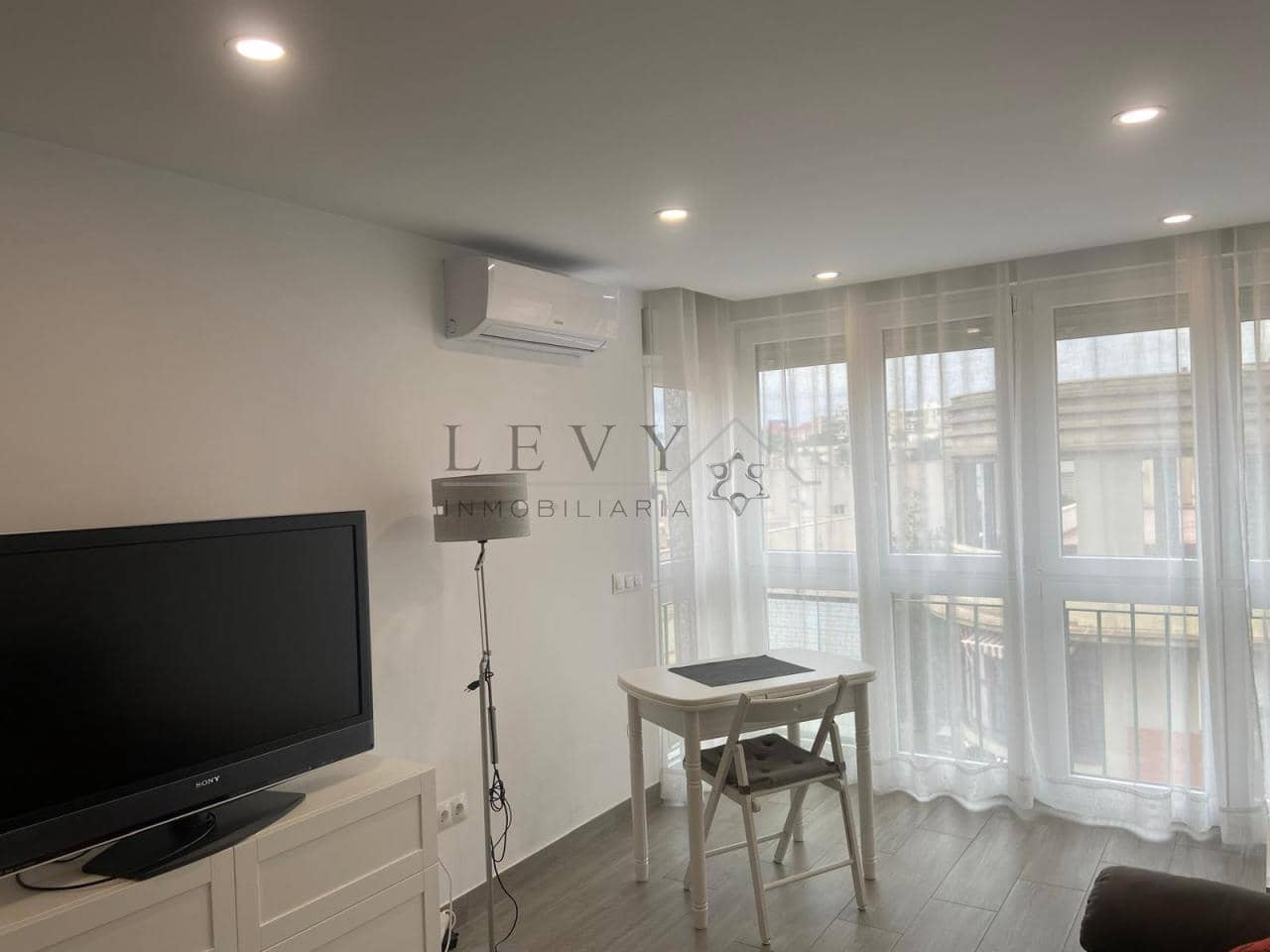 2 soveværelse Lejlighed til leje i Malaga by - € 1.250 (Ref: 9583217)