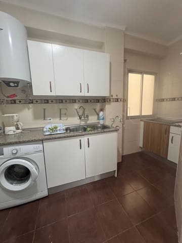 3 bedroom Flat for sale in Capuchinos, Málaga city - € 320,000 (Ref: 9583225)