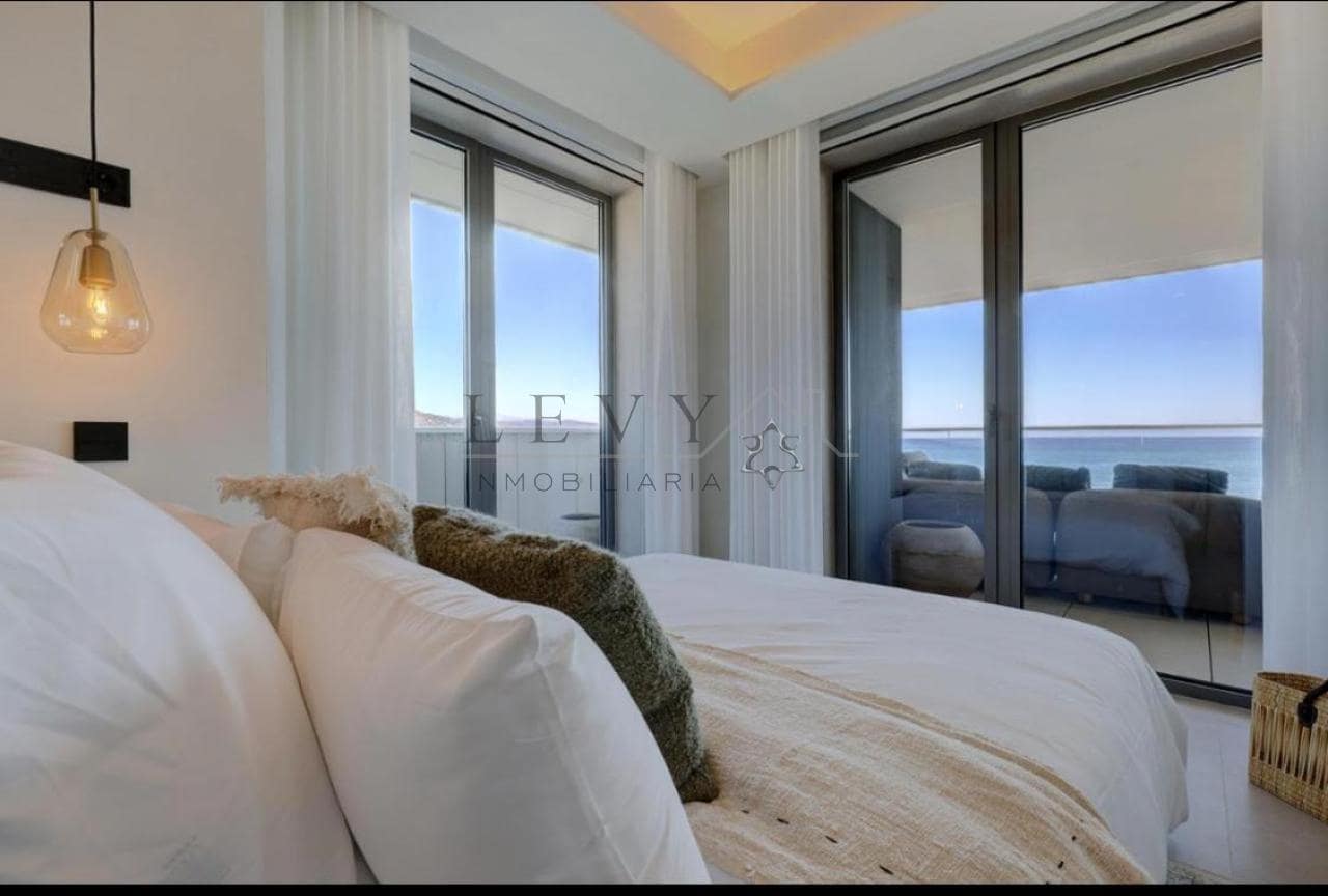 2 soveværelse Lejlighed til salg i Malaga by med garage - € 1.490.000 (Ref: 9583227)