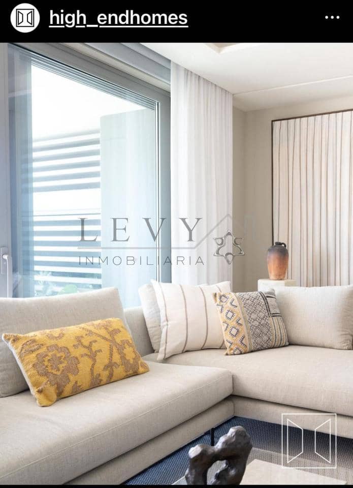 2 soveværelse Lejlighed til salg i Malaga by med garage - € 1.490.000 (Ref: 9583227)