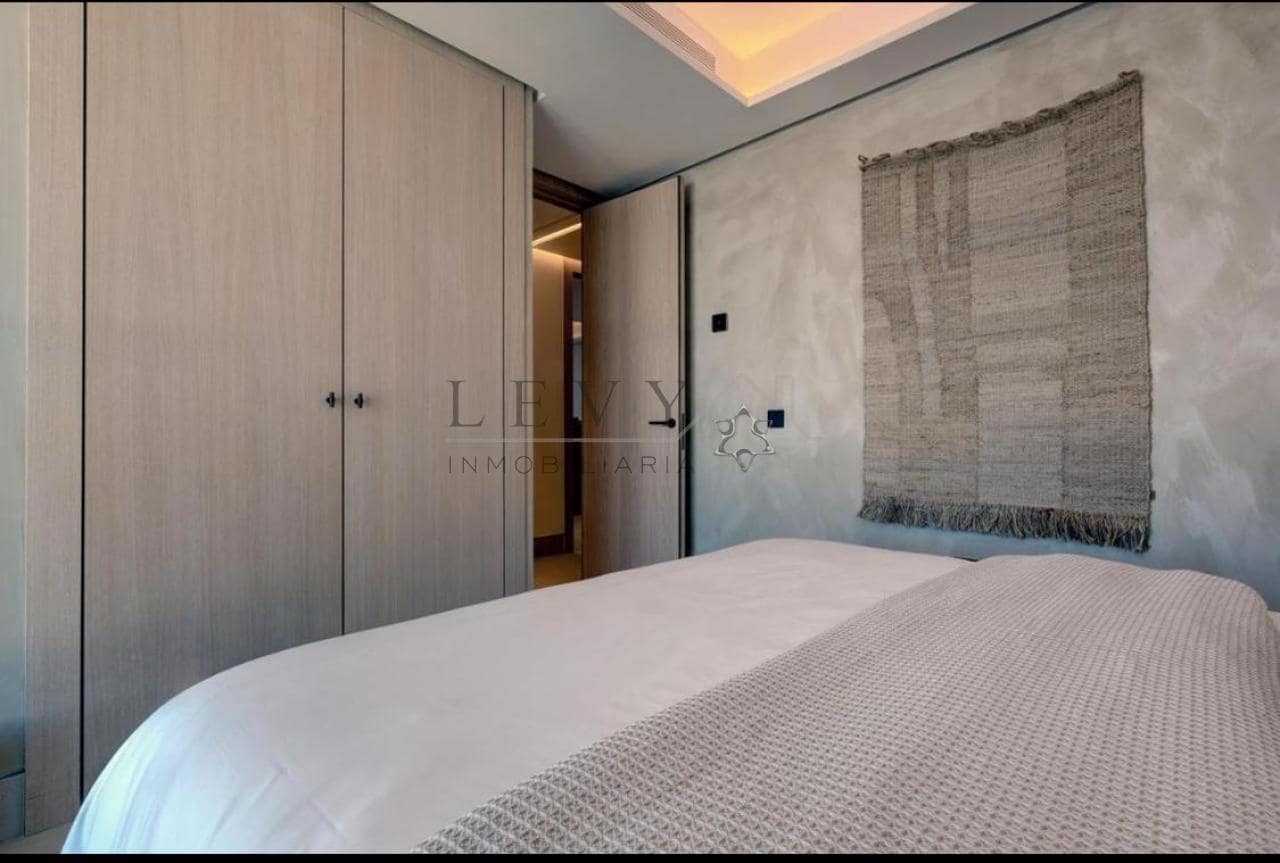 2 soveværelse Lejlighed til salg i Malaga by med garage - € 1.490.000 (Ref: 9583227)