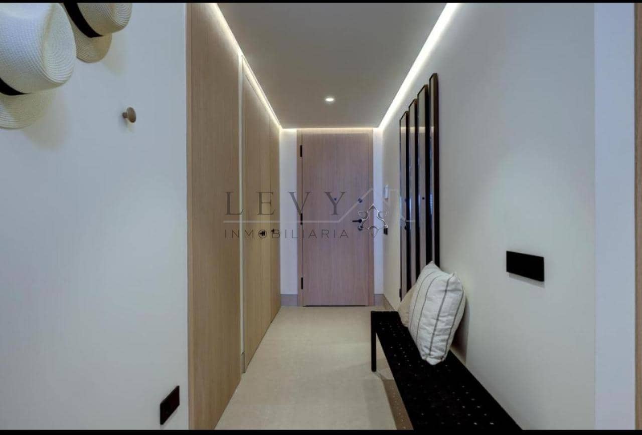 2 soveværelse Lejlighed til salg i Malaga by med garage - € 1.490.000 (Ref: 9583227)