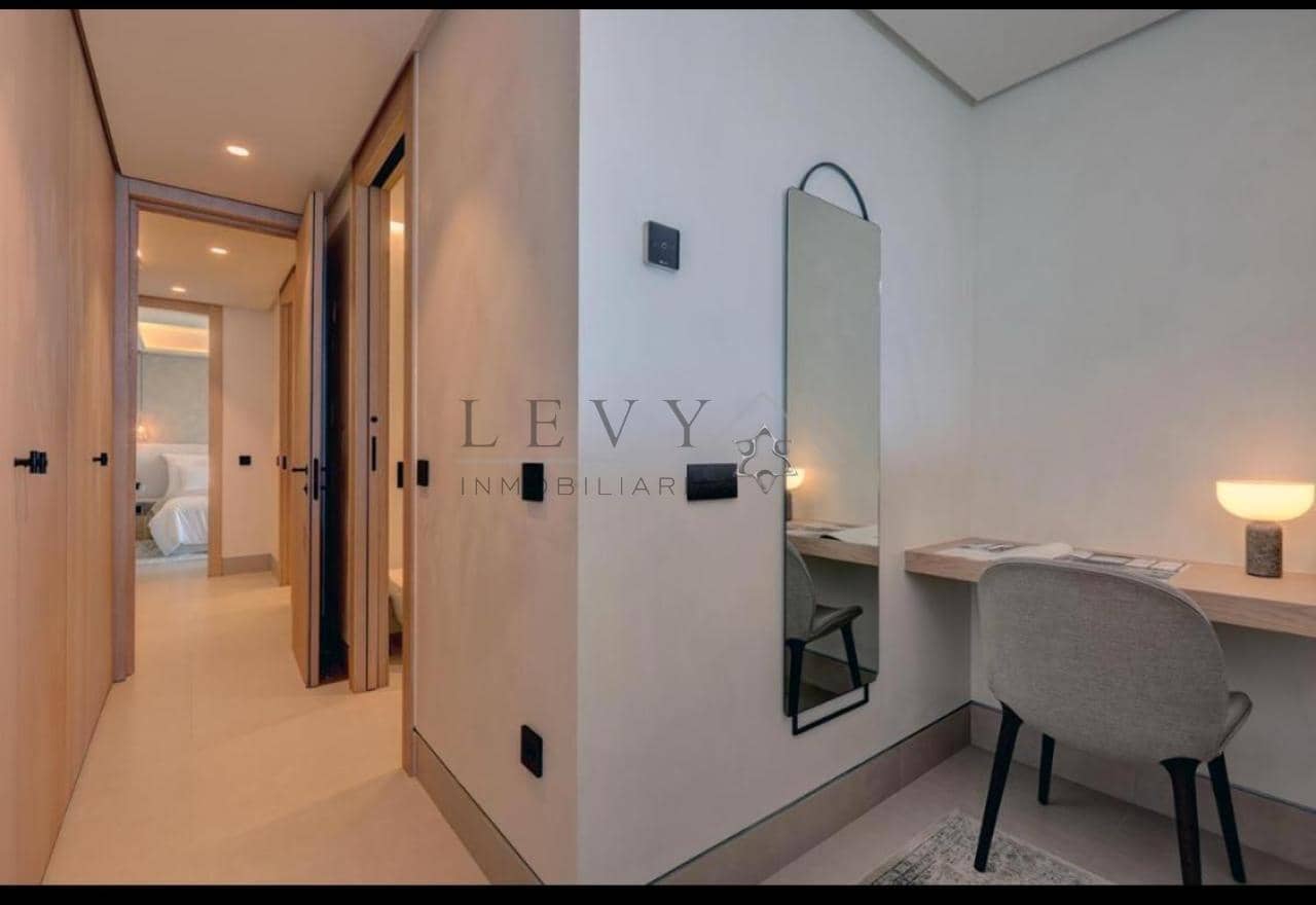 2 soveværelse Lejlighed til salg i Malaga by med garage - € 1.490.000 (Ref: 9583227)