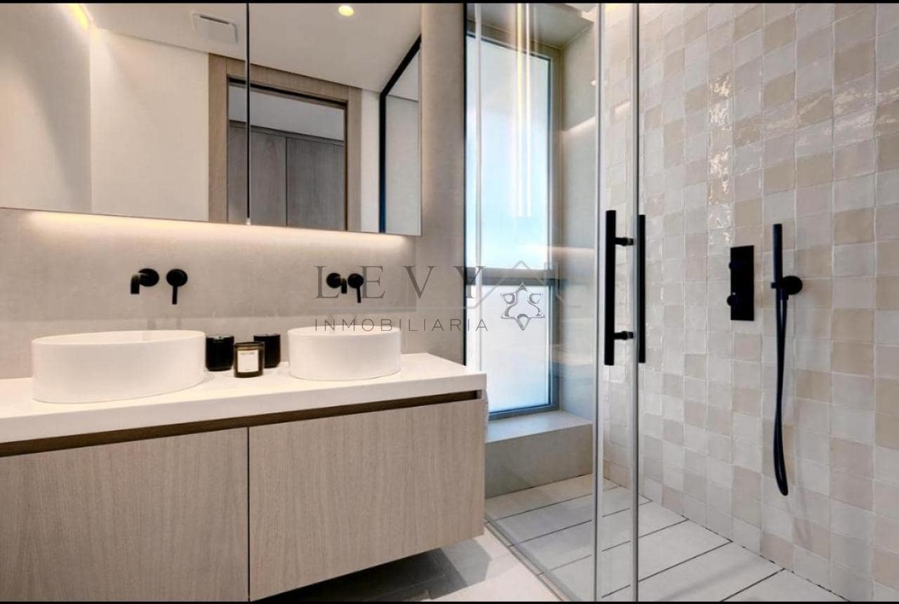 2 soveværelse Lejlighed til salg i Malaga by med garage - € 1.490.000 (Ref: 9583227)