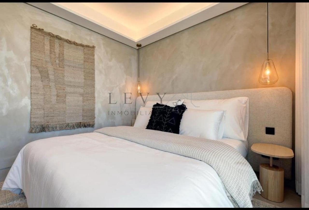 2 soveværelse Lejlighed til salg i Malaga by med garage - € 1.490.000 (Ref: 9583227)