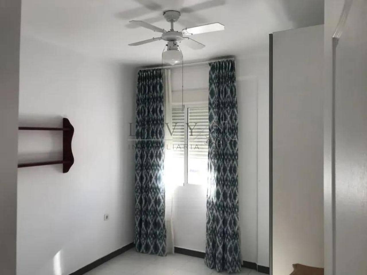 Piso de 3 habitaciones en Málaga ciudad en venta - 200.000 € (Ref: 9583232)