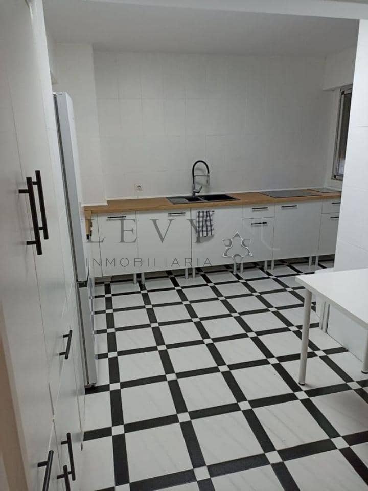 Piso de 3 habitaciones en Málaga ciudad en venta - 315.000 € (Ref: 9583234)