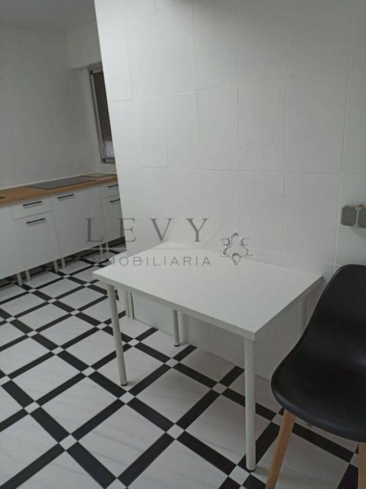 Piso de 3 habitaciones en Málaga ciudad en venta - 315.000 € (Ref: 9583234)