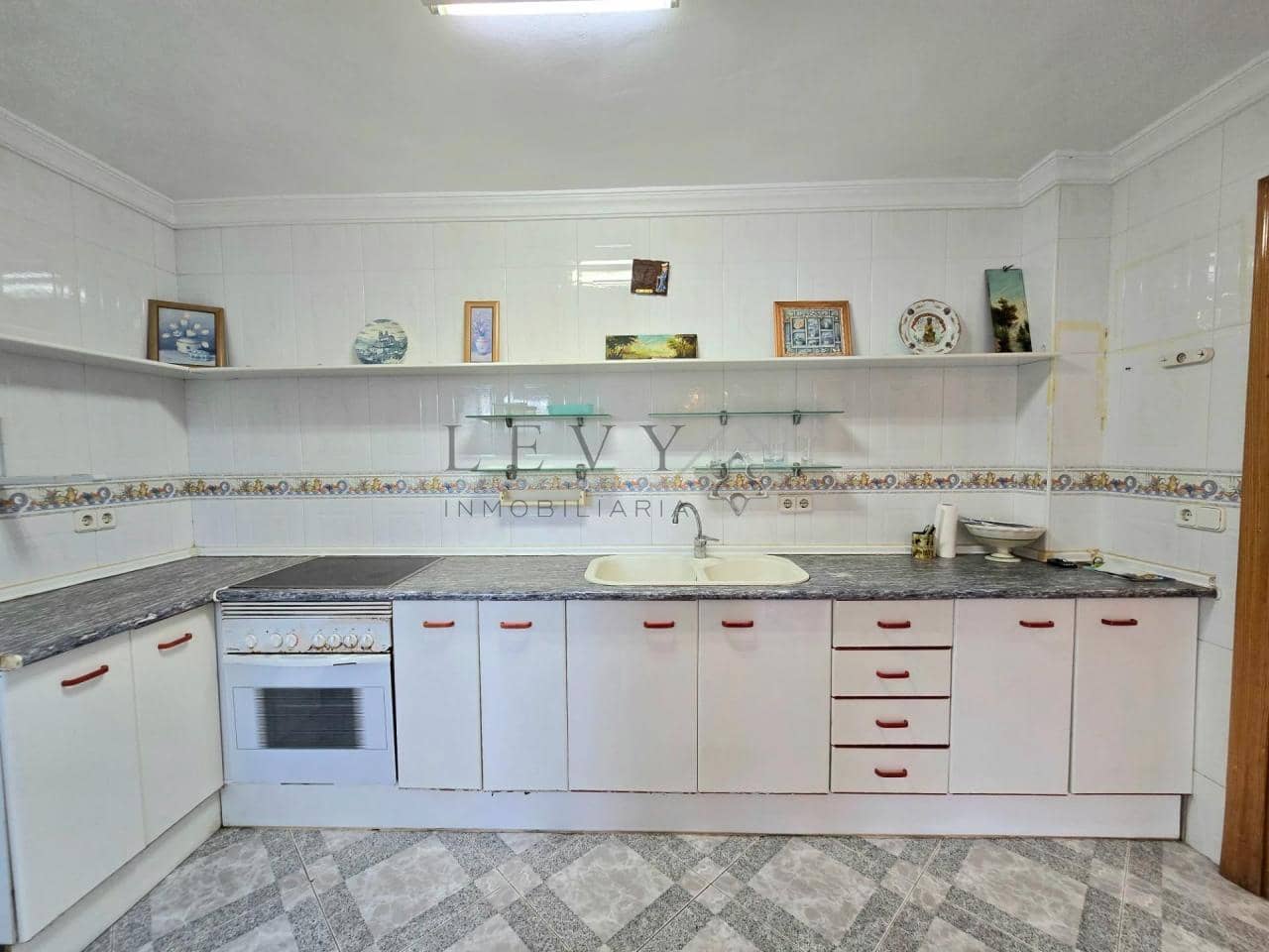 3 sovrum Lägenhet till salu i Malaga stad med garage - 375 000 € (Ref: 9583237)