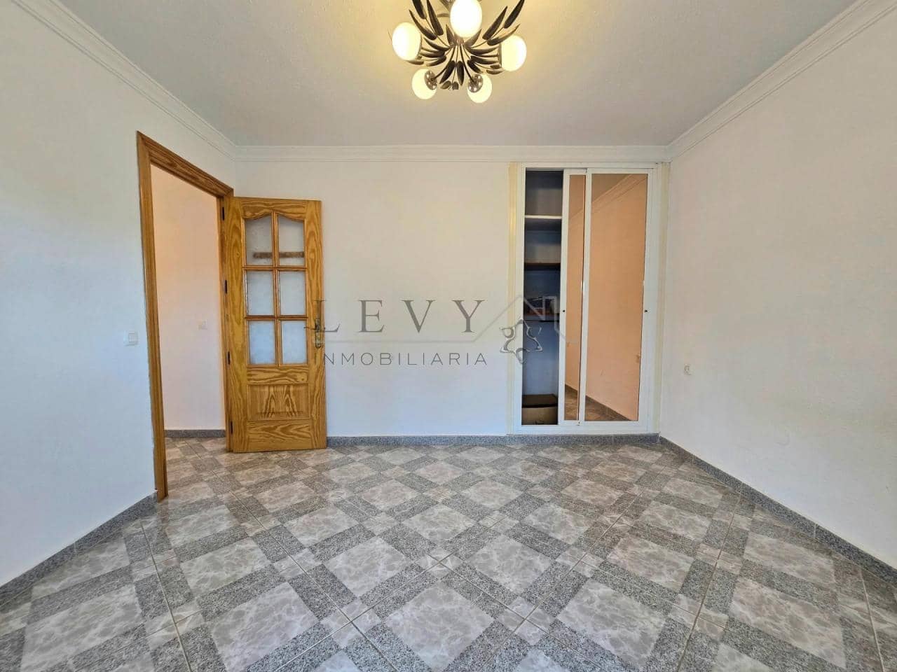 3 sovrum Lägenhet till salu i Malaga stad med garage - 375 000 € (Ref: 9583237)