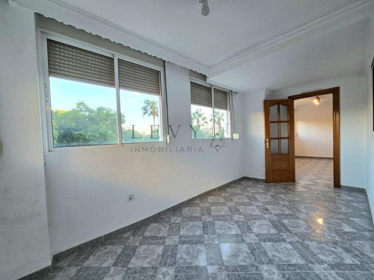 3 sovrum Lägenhet till salu i Malaga stad med garage - 375 000 € (Ref: 9583237)