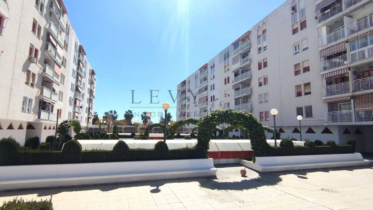 3 sovrum Lägenhet till salu i Malaga stad med garage - 375 000 € (Ref: 9583237)