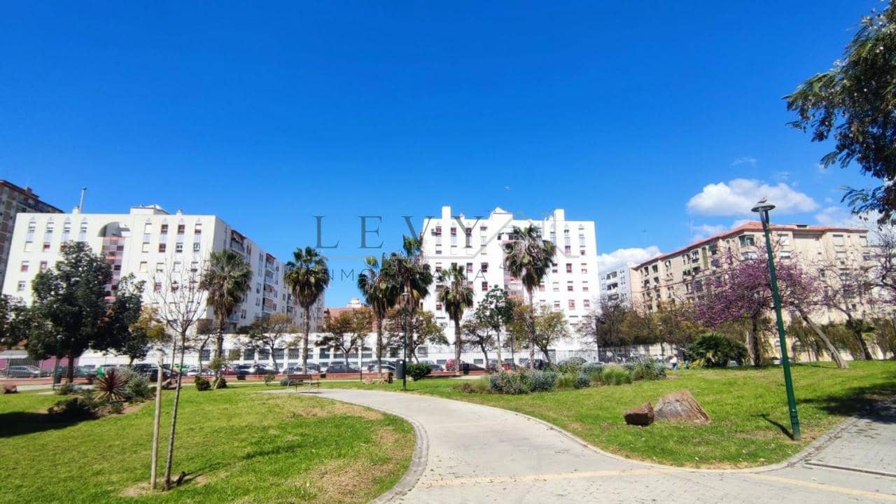 3 sovrum Lägenhet till salu i Malaga stad med garage - 375 000 € (Ref: 9583237)