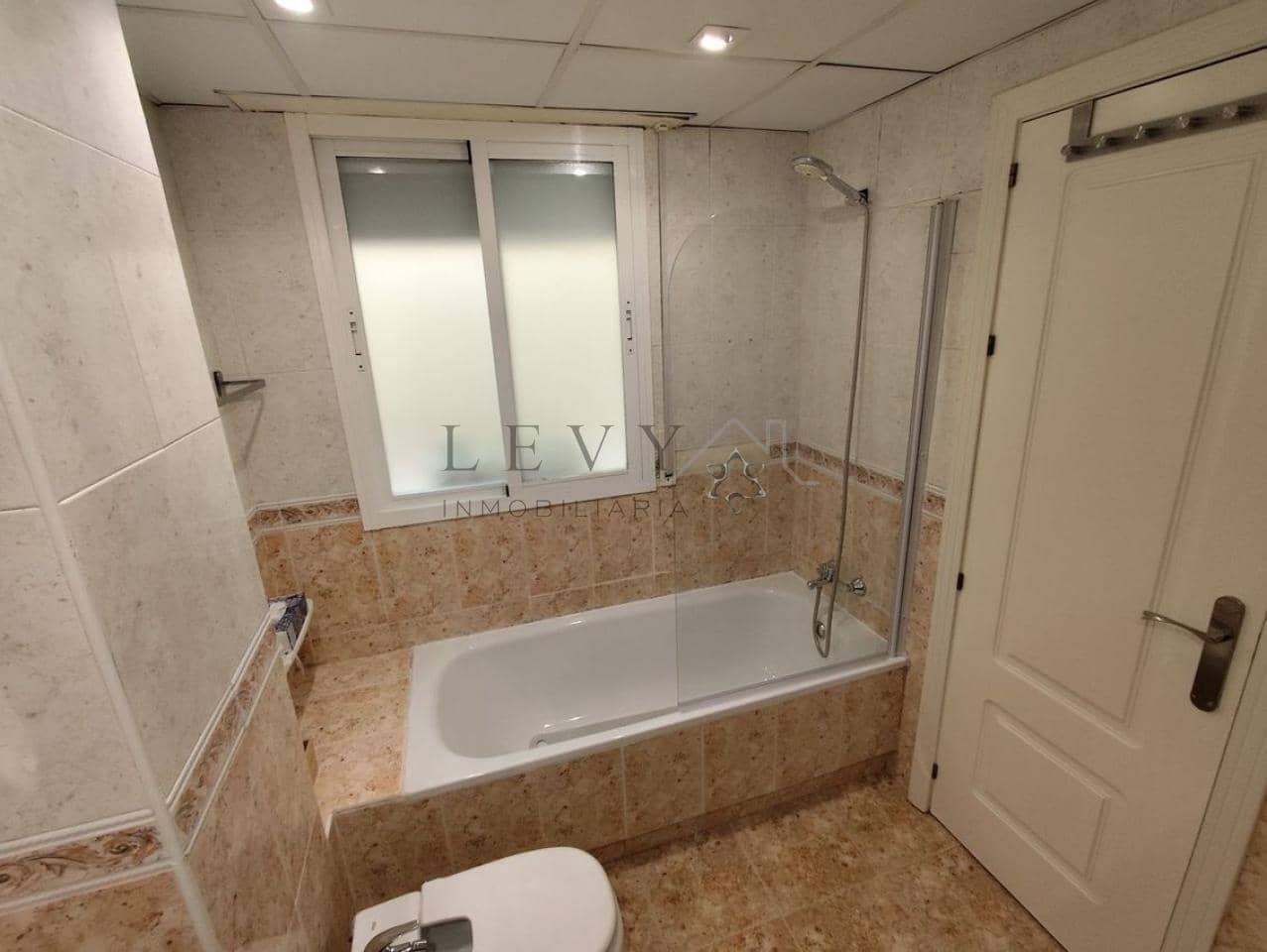 1 makuuhuone Asunto myytävänä paikassa Nueva Andalucia mukana uima-altaan 
autotalli - 318 000 € (Ref: 9583241)