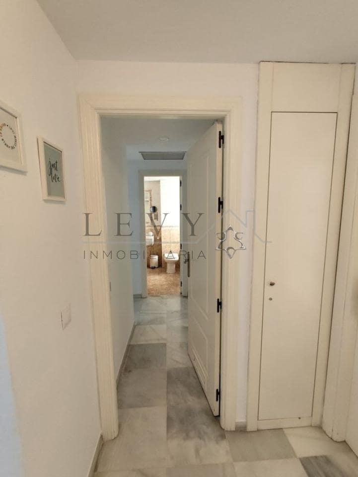 1 makuuhuone Asunto myytävänä paikassa Nueva Andalucia mukana uima-altaan 
autotalli - 318 000 € (Ref: 9583241)