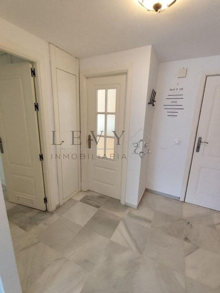 1 makuuhuone Asunto myytävänä paikassa Nueva Andalucia mukana uima-altaan 
autotalli - 318 000 € (Ref: 9583241)