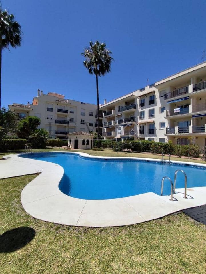 1 makuuhuone Asunto myytävänä paikassa Nueva Andalucia mukana uima-altaan 
autotalli - 318 000 € (Ref: 9583241)