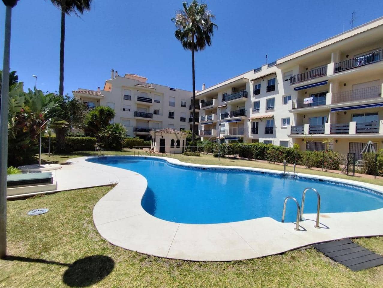 1 makuuhuone Asunto myytävänä paikassa Nueva Andalucia mukana uima-altaan 
autotalli - 318 000 € (Ref: 9583241)