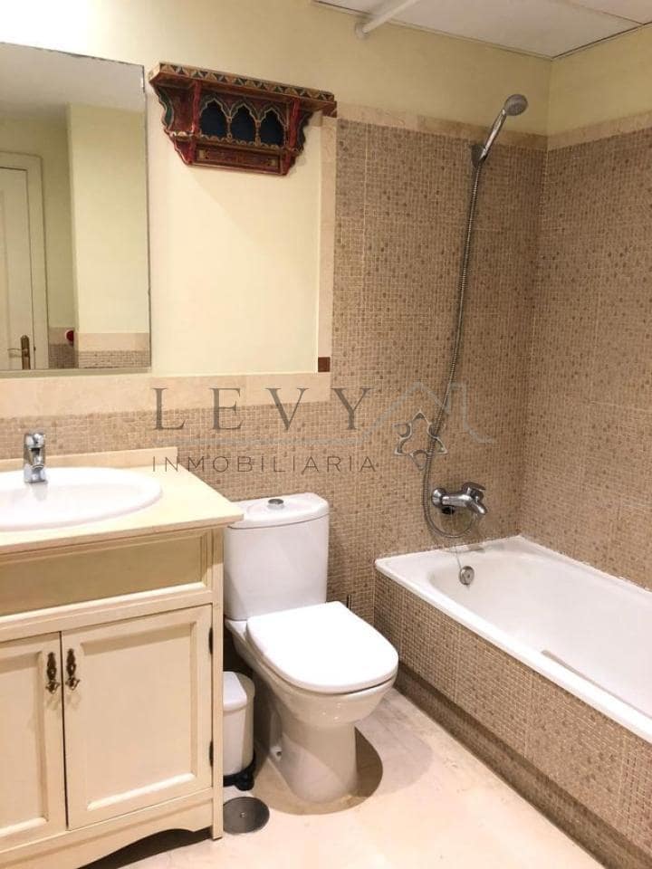 3 bedroom Flat for sale in Nueva Andalucia with pool garage - € 460,000 (Ref: 9583247)