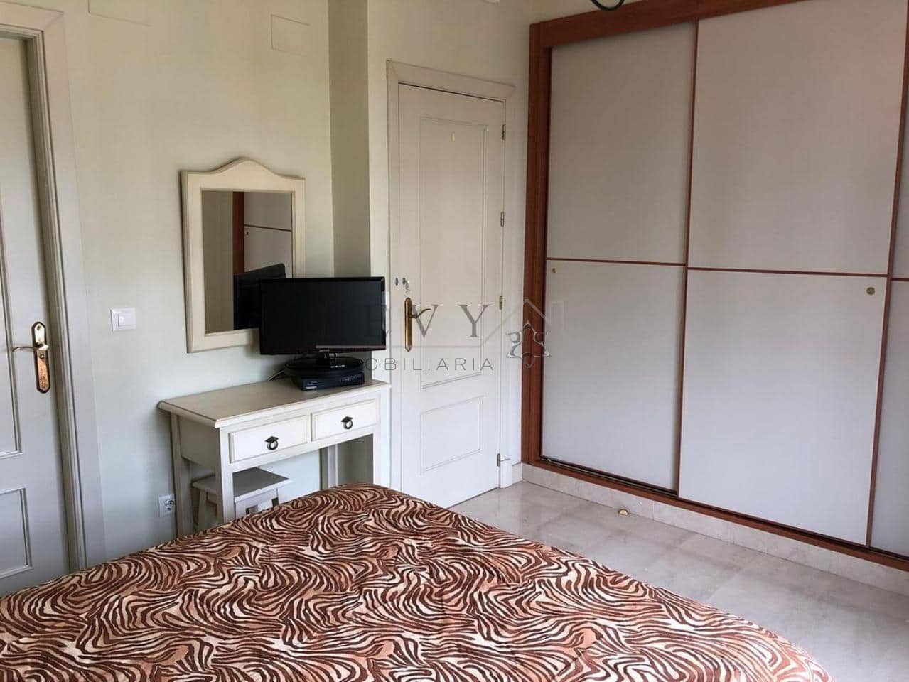 3 bedroom Flat for sale in Nueva Andalucia with pool garage - € 460,000 (Ref: 9583247)