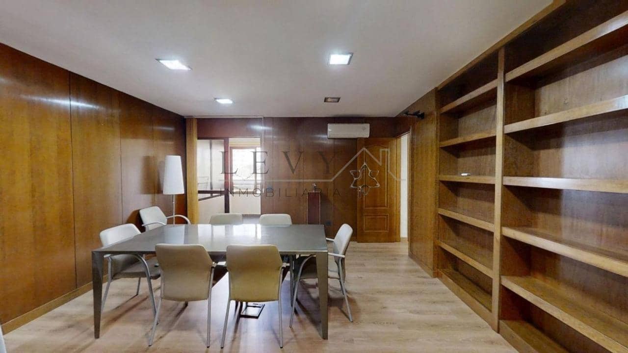 3 bedroom Flat for sale in Malaga city with garage - € 495,000 (Ref: 9583251)