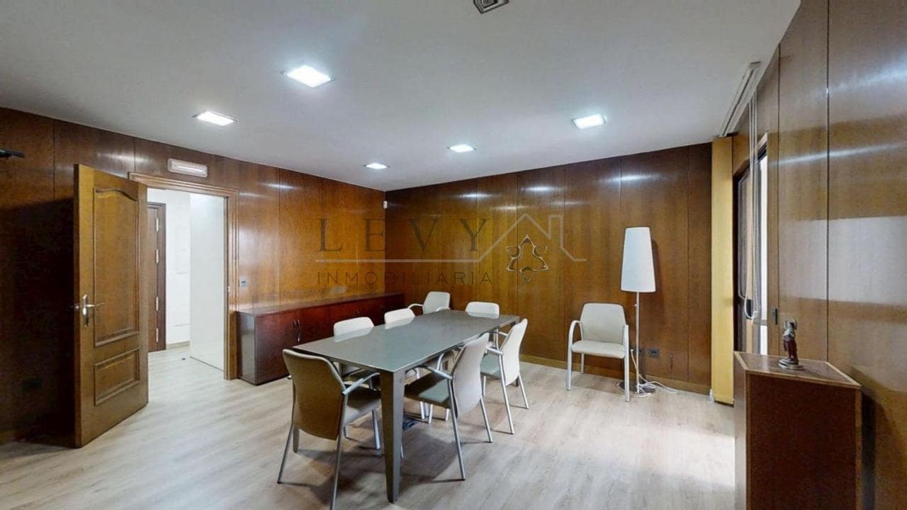 3 bedroom Flat for sale in Malaga city with garage - € 495,000 (Ref: 9583251)