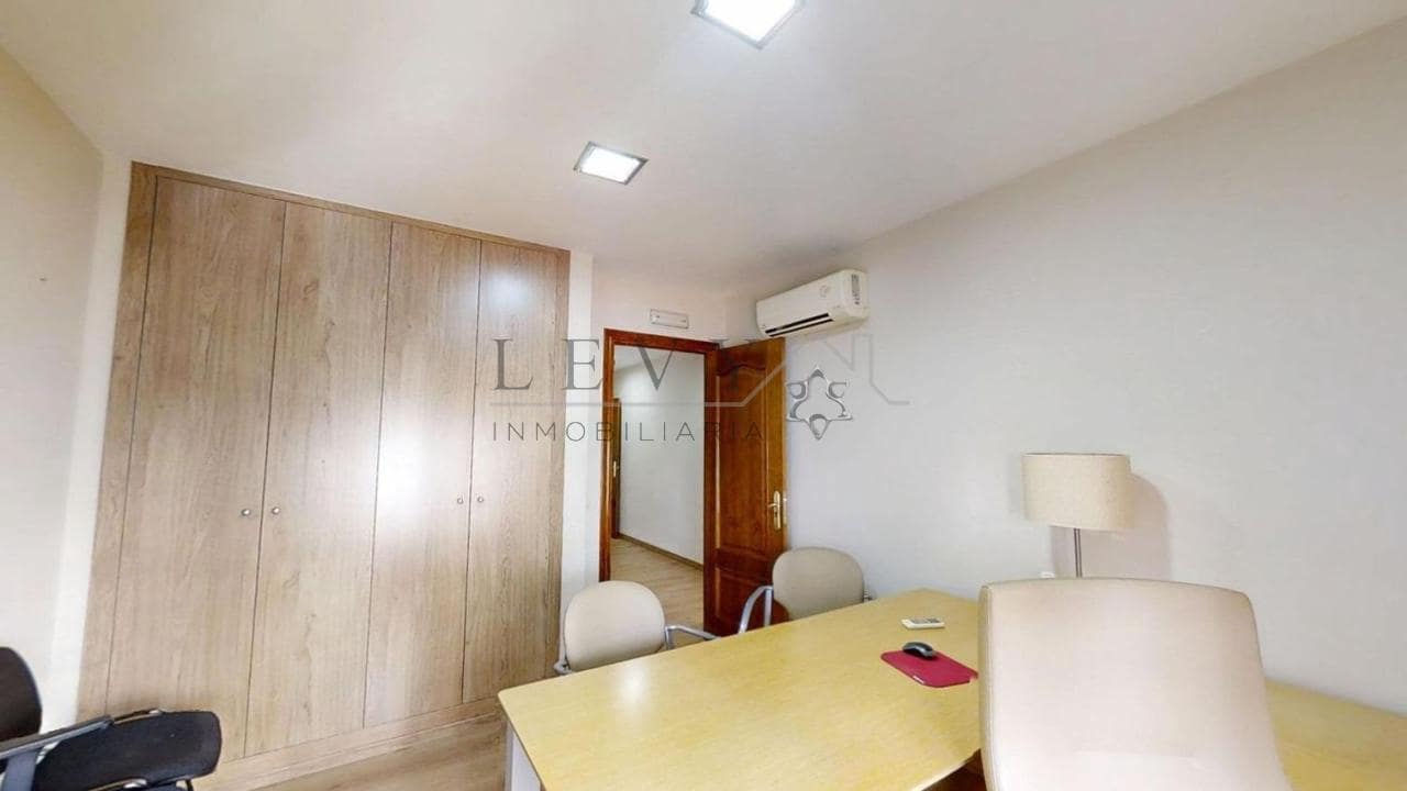 3 bedroom Flat for sale in Malaga city with garage - € 495,000 (Ref: 9583251)