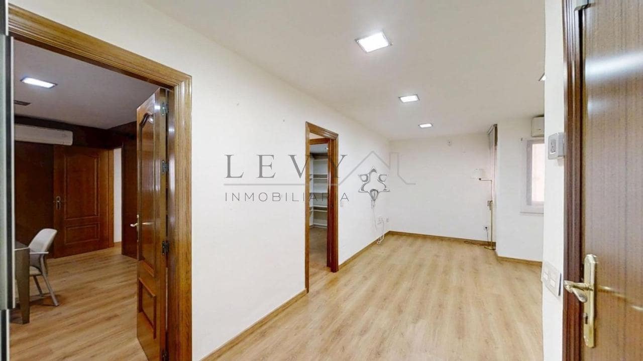 3 bedroom Flat for sale in Malaga city with garage - € 495,000 (Ref: 9583251)