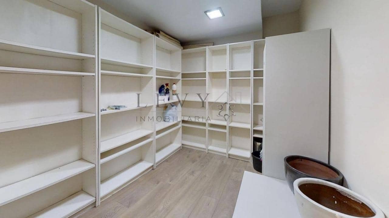 3 bedroom Flat for sale in Malaga city with garage - € 495,000 (Ref: 9583251)