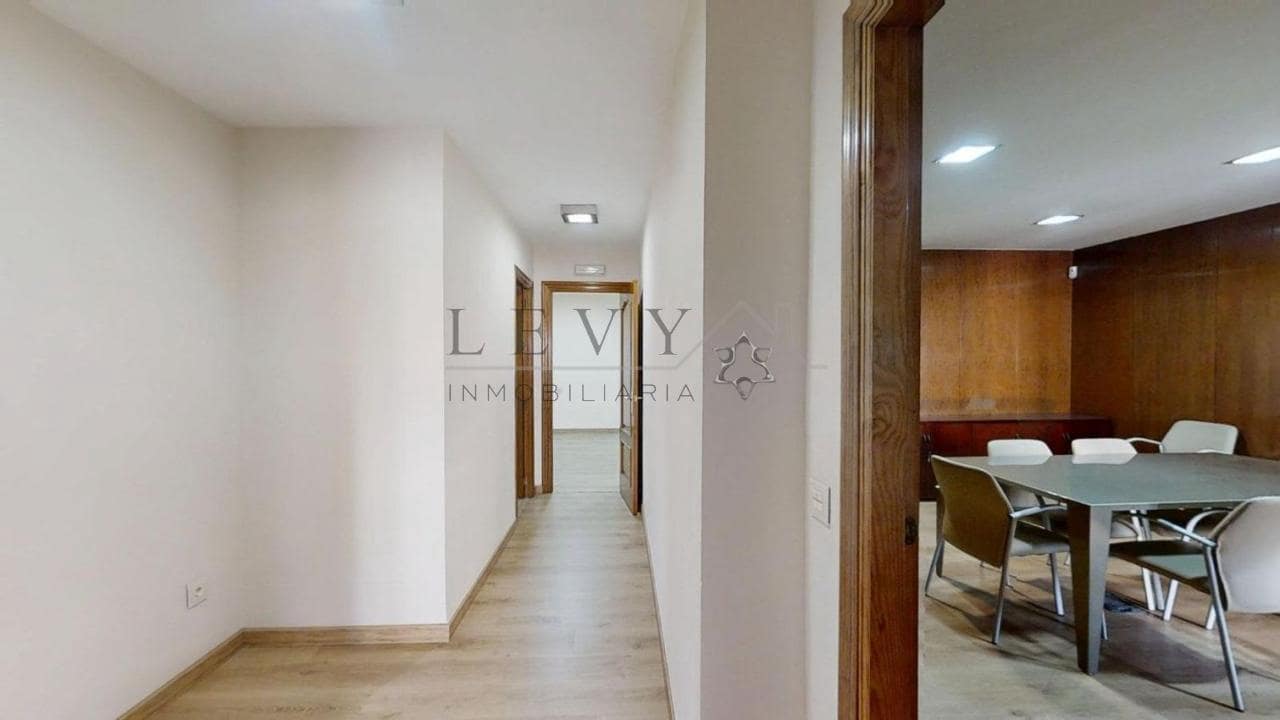 3 bedroom Flat for sale in Malaga city with garage - € 495,000 (Ref: 9583251)