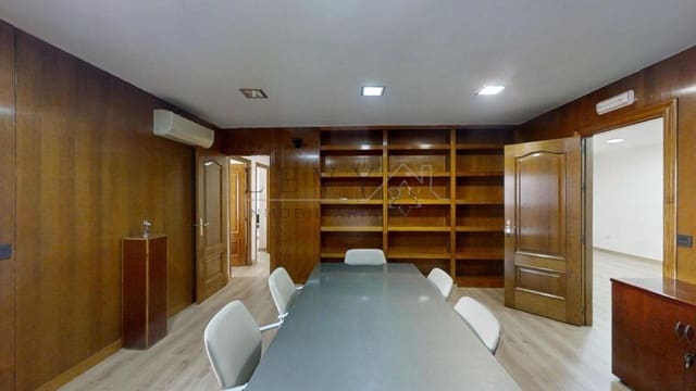 3 bedroom Flat for sale in Pol Alameda, Málaga city with garage - € 495,000 (Ref: 9583251)