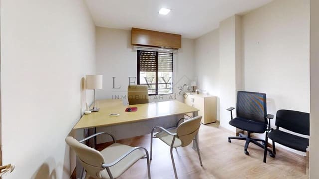 3 bedroom Flat for sale in Pol Alameda, Málaga city with garage - € 495,000 (Ref: 9583251)