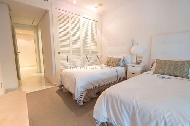 4 quarto Apartamento para venda em Puerto Banus, Marbella com piscina garagem - 4 500 000 € (Ref: 9583253)