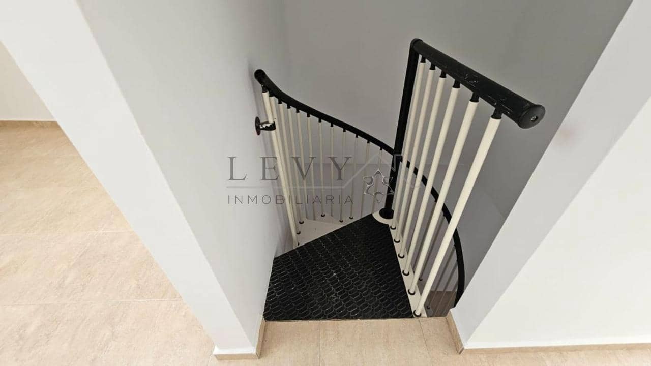 2 slaapkamer Penthouse te koop in Malaga stad - € 190.700 (Ref: 9583254)