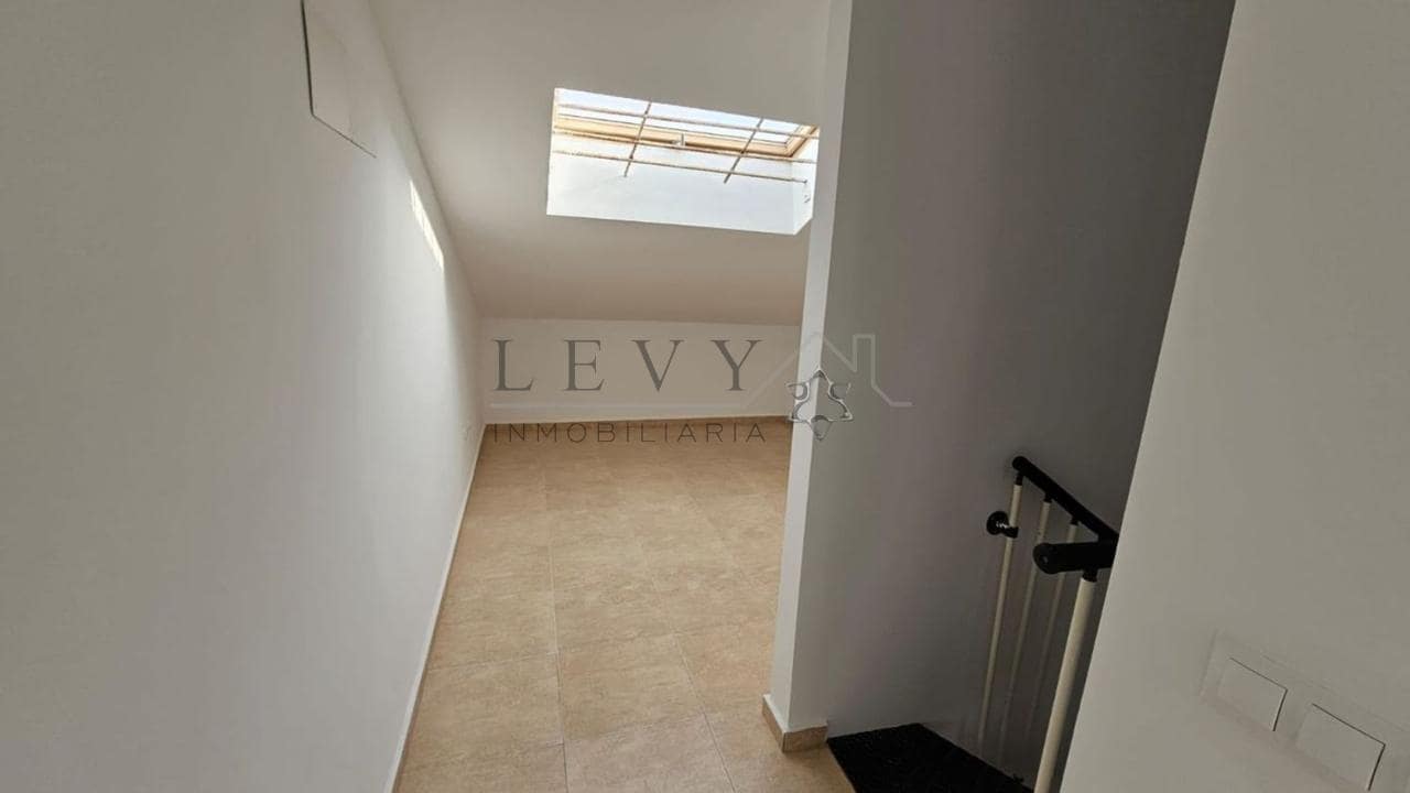 2 slaapkamer Penthouse te koop in Malaga stad - € 190.700 (Ref: 9583254)