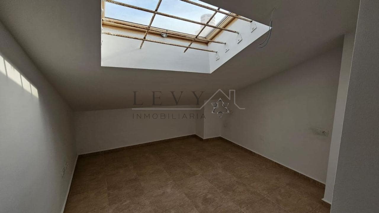 2 slaapkamer Penthouse te koop in Malaga stad - € 190.700 (Ref: 9583254)