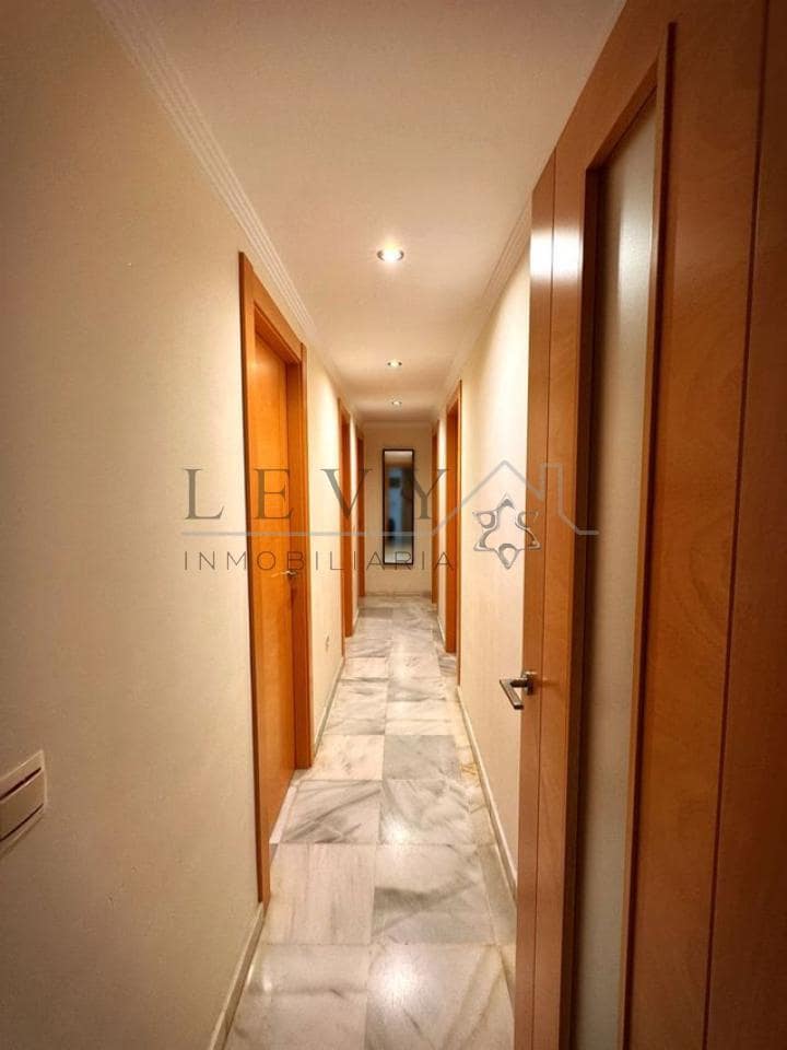 4 soveværelse Lejlighed til salg i Malaga by med swimmingpool garage - € 840.000 (Ref: 9583255)