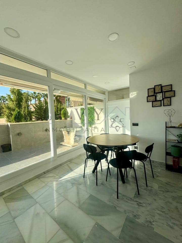 3 camera da letto Appartamento da affittare in Nueva Andalucia con piscina garage - 3.000 € (Rif: 9583270)