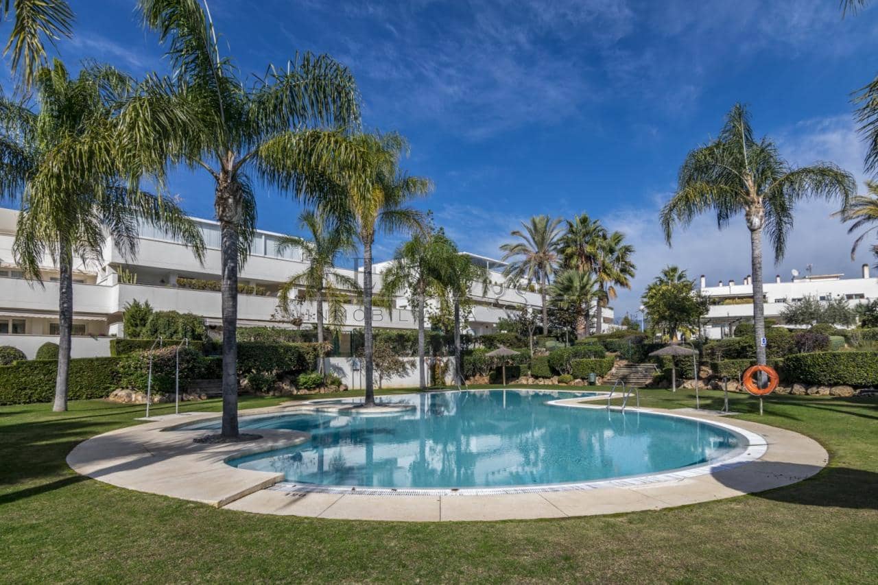 3 camera da letto Appartamento da affittare in Nueva Andalucia con piscina garage - 3.000 € (Rif: 9583270)