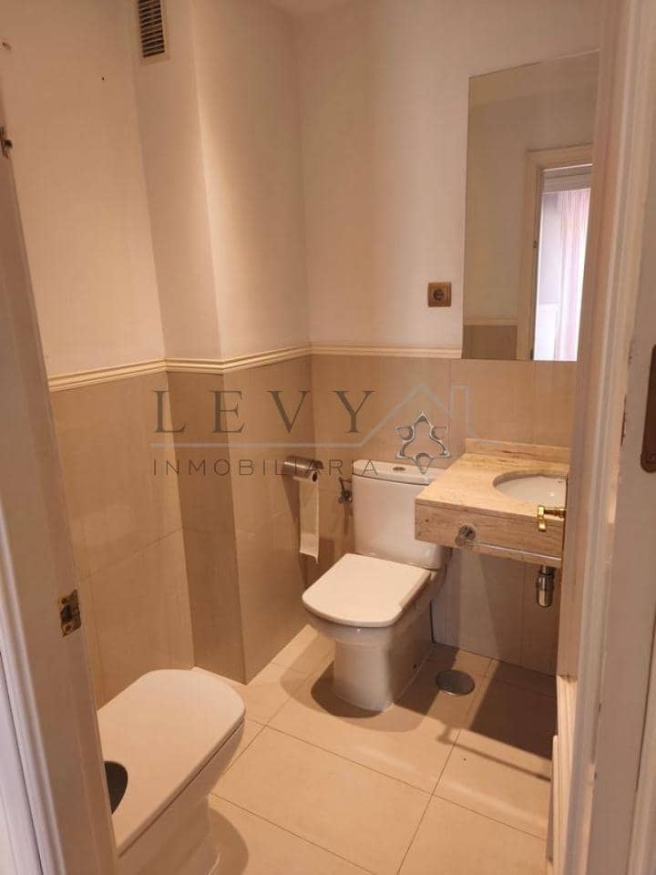 2 slaapkamer Flat te koop in Malaga stad - € 340.000 (Ref: 9583272)