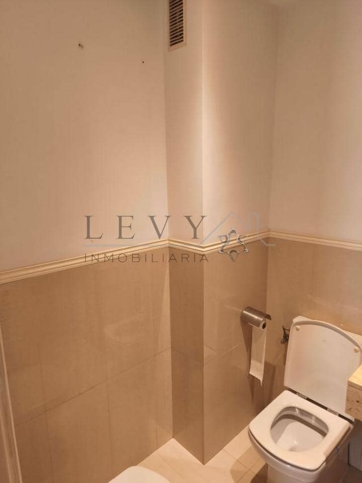 2 slaapkamer Flat te koop in Malaga stad - € 340.000 (Ref: 9583272)