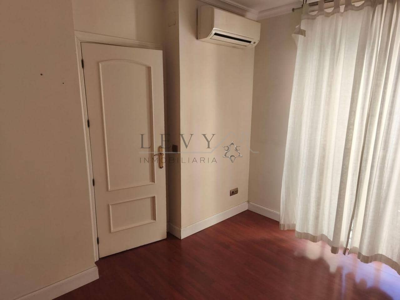 2 slaapkamer Flat te koop in Malaga stad - € 340.000 (Ref: 9583272)